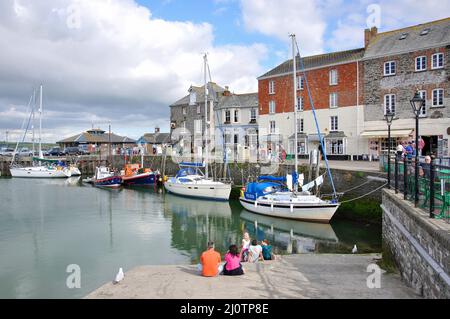 La vista del porto, Padstow, Cornwall, England, Regno Unito Foto Stock