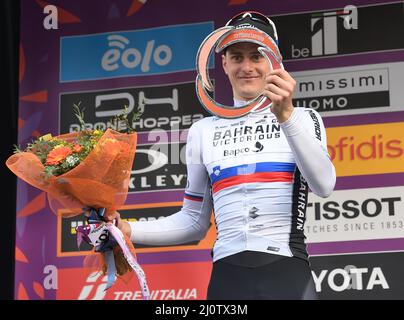 Sanremo, Italia. 19th Mar 2022. Milano-Sanremo 2022: Matej Mohoric ha vinto il "Spring Classic". Credit: Independent Photo Agency/Alamy Live News Foto Stock