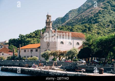 Facciata della Chiesa di San Nicola in Prcanj Foto Stock