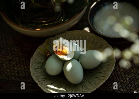 Cena cinese con uova d'anatra salate Foto Stock