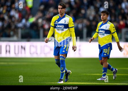 Torino, Italia. 20 marzo 2022. Dusan Vlahovic del Juventus FC e Paulo Dybala del Juventus FC sono stati visti durante la serie A partita di calcio tra Juventus FC e US Salernitana. Credit: Nicolò campo/Alamy Live News Foto Stock