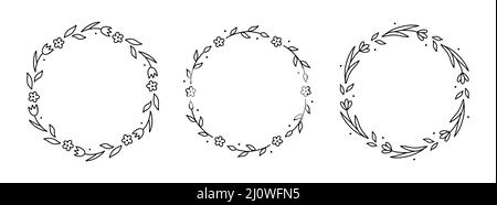 Set di corone floreali primavera isolate su sfondo bianco. Cornici rotonde con fiori. Illustrazione vettoriale disegnata a mano in stile doodle. Perfetto per carte di credito Illustrazione Vettoriale