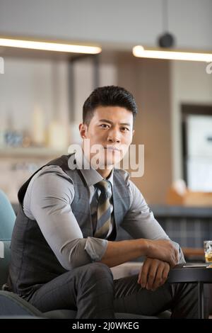 Fiducioso giovane impreditore Foto Stock