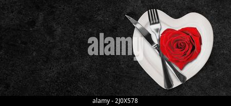 San Valentino cuore a forma di cena o concetto di salute nutrizione. Foto Stock