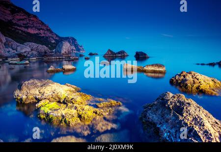 Bellissimo paesaggio marino e pietre. Crimea, Ucraina, l'Europa. Bellezza Mondo. Foto Stock