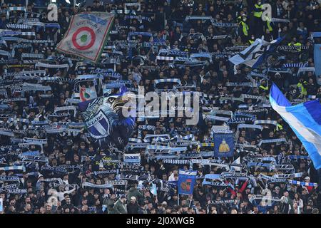 Roma, Italia. 20th Mar 2022. Tifosi laziali durante il calcio Serie A Match, Stadio Olimpico, AS Roma / Lazio, 20th Marzo 2022 Photographer01 Credit: Independent Photo Agency/Alamy Live News Foto Stock