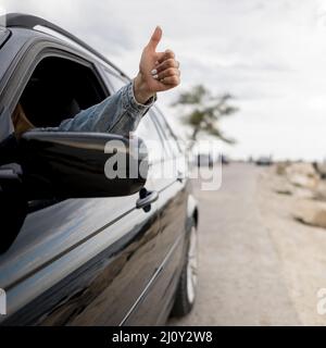 Giovane donna che ama il viaggio. Foto di alta qualità Foto Stock
