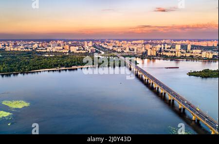 Il ponte di Paton a Kiev, Ucraina Foto Stock