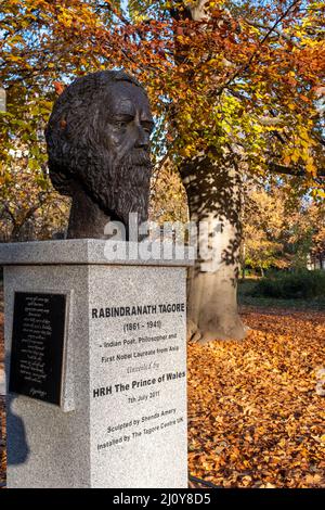 Busto di Rabindranath Tagore di Shenda Amery - Gordon Square, Bloomsbury, Londra, Regno Unito Foto Stock