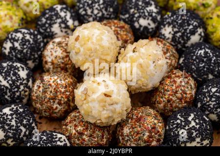 Le palle di formaggio piccanti si avvicinano Foto Stock