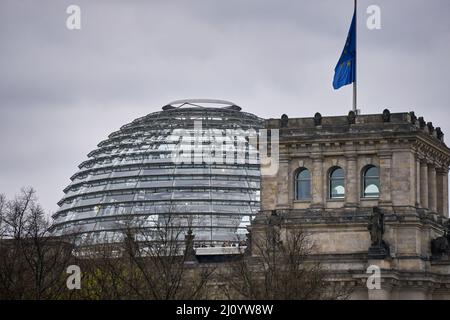 Edificio tedesco Bundestag Reichstags Parlament a Berlino Foto Stock