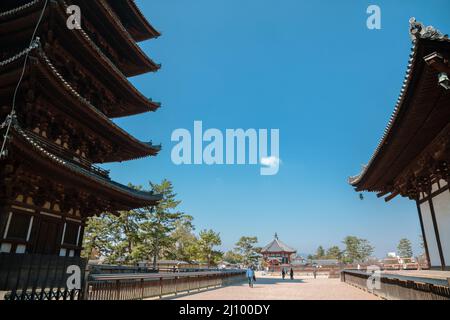 Tempio di Kofuku-ji, sito patrimonio dell'umanità dell'UNESCO a Nara, Giappone Foto Stock