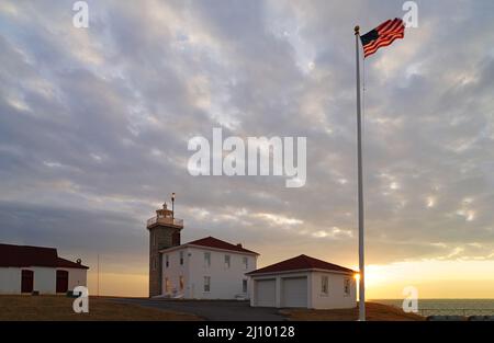 WATCH HILL, RI -5 MAR 2022- Vista della Watch Hill Light, un faro storico a Westerly, Rhode Island, Stati Uniti. Foto Stock