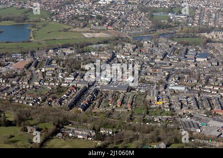 Vista aerea del centro di Otley da sud guardando su Station Road, West Yorkshire Foto Stock