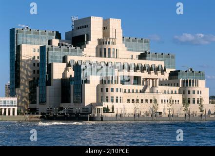 Londra, Vauxhall Cross (Terry Farrell), Sitz des britischen Geheimdienstes MI6 Foto Stock