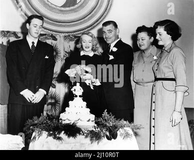 Matrimonio di CLARK GABLE alla sua moglie SYLVIA ASHLEY del 4th il 20th dicembre 1949 Pubblicità per Metro Goldwyn Mayer Foto Stock