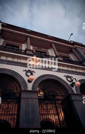 Angolo basso del Teatro de la Republica a Queretaro, Messico Foto Stock