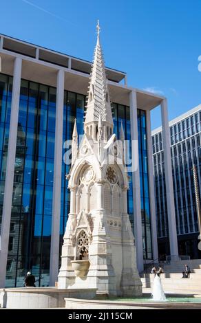 Chamberlain Square, recentemente ristrutturata, a Birmingham, West Midlands Inghilterra Regno Unito Foto Stock