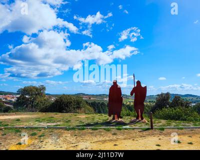 Figure metalliche che rappresentano soldati cristiani e arabi che hanno partecipato alla famosa battaglia di Navas de Tolosa il 16 luglio 1212 Foto Stock