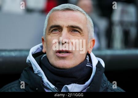ISTANBUL, TURCHIA - 19 MARZO: Allenatore/allenatore Onder Karaveli di Besiktas JK durante la Super Lig match tra Besiktas e Hatayspor alla Vodafone Park Arena il 19 marzo 2022 a Istanbul, Turchia (Foto di /Orange Pictures) Foto Stock