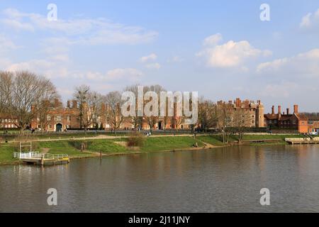 Cancello a ovest, Hampton Court Palace, East Molesey Surrey, Inghilterra, Gran Bretagna, Regno Unito, Gran Bretagna, Europa Foto Stock