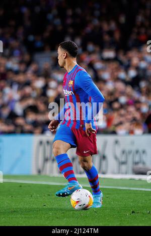 BARCELLONA - FEB 27: Sergino Dest in azione durante la partita di la Liga tra il FC Barcelona e l'Athletic Club de Bilbao allo stadio Camp Nou in febbraio Foto Stock