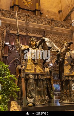 Parte anteriore della tomba di Cristoforo Colombo nella Cattedrale di Siviglia Foto Stock