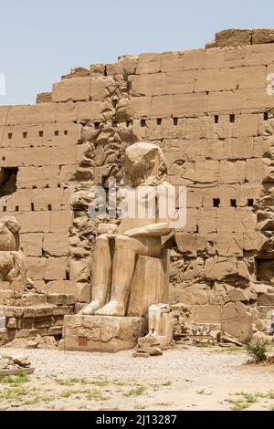 Settimo pilone di Egiziani Amon, Tempio di Karnak Luxor Egitto Foto Stock