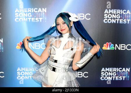 LOS ANGELES - MAR 21: Alexa al Concorso di canzoni americano Live Show Red Carpet all'Universal Back Lot il 21 marzo 2022 a Los Angeles, CA Foto Stock