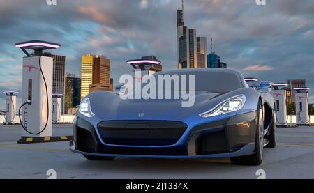 Rimac Electric Hypercar presso la stazione di ricarica Ionity Foto Stock