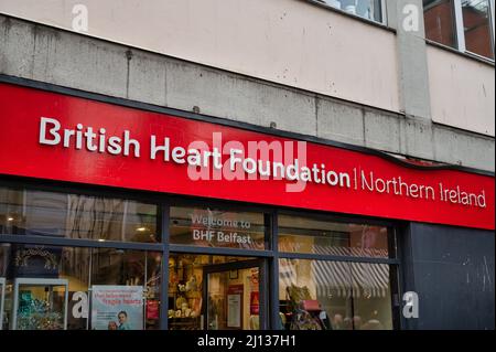 Belfast, UK- 19 febbraio 2022: Il negozio British Heart Foundation a Belfast, Irlanda del Nord. Foto Stock