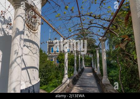 La Chiesa greco-ortodossa dei Santi Apostoli, in uso comune semplicemente Chiesa degli Apostoli è la chiesa al centro del monastro greco-ortodosso Foto Stock