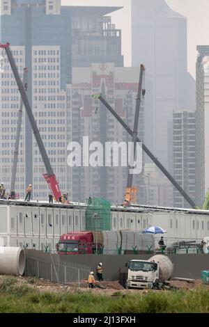 Governo di Hong Kong “{Community Isolation Facility' (CIF), in costruzione presso il Lok ma Chau Loop, N.T., Hong Kong 21st marzo 2022 questa struttura si trova al confine con la città di Shenzhen. Foto Stock