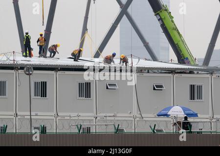 Governo di Hong Kong “{Community Isolation Facility' (CIF), in costruzione presso il Lok ma Chau Loop, N.T., Hong Kong 21st marzo 2022 questa struttura si trova al confine con la città di Shenzhen. Foto Stock