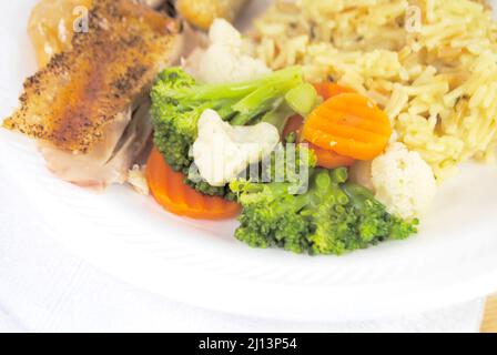 Verdure miste di broccoli, cavolfiore e carote Foto Stock