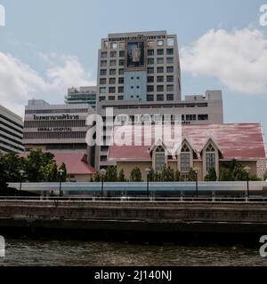 Edificio amministrativo, Ospedale Siriraj Wang Lang, Siri Rat, Bangkok noi, Bangkok sulla riva occidentale del fiume Chao Phraya Thailandia Foto Stock