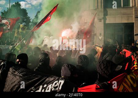 05-01-2018 Antifa che protesta la Giornata Internazionale dei lavoratori a Berlino, Germania Foto Stock