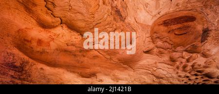 L'Hueco Pictograph Panel è situato in un'alcova nel Seven Mile Canyon vicino a Moab, Utah. I dipinti sono stati eseguiti nello stile del Barrier Canyon intorno al 30 Foto Stock