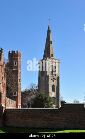 St Mary's Parish Church accanto a Buckden Towers, Buckden, Cambridgeshire, Inghilterra, Regno Unito Foto Stock