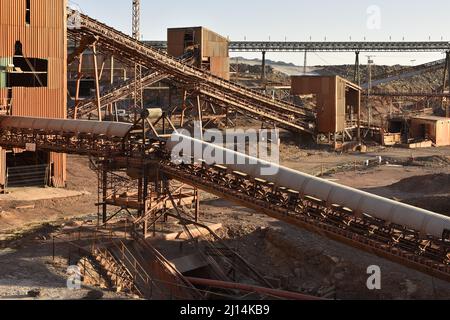 Nastri trasportatori presso il sito minerario a cielo aperto Minas de Riotinto, provincia di Huelva, Spagna meridionale. Foto Stock