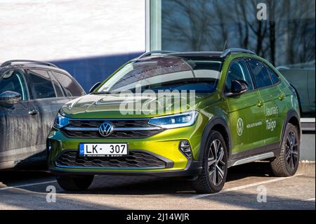 Riga, Lettonia, 18 marzo 2022: Nuova Volkswagen Taigo modello 2022 presso lo showroom Foto Stock