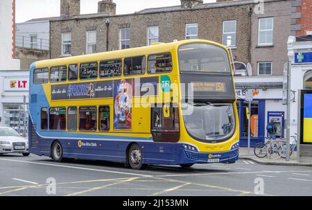 Dublino Marzo 2022: Dublin Bus è una filiale del CIÉ e fornisce servizi di autobus all'interno di Dublino, nonché da e per le aree circostanti. Foto Stock