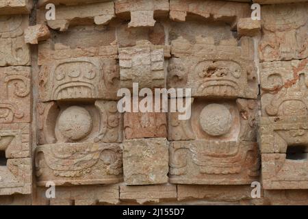 Palazzo delle maschere, Kabah, sito archeologico maya nella regione Puuc dello Yucatan occidentale, Messico Foto Stock