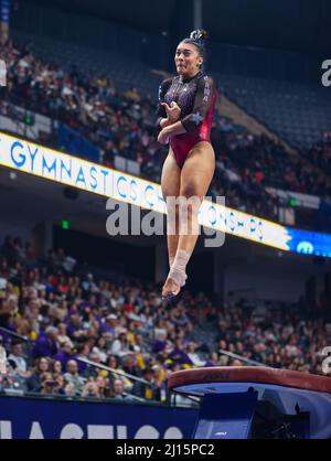 Birmingham, Alabama, Stati Uniti. 19th Mar 2022. Luisa Blanco dell'Alabama esegue la sua volta durante i campionati di ginnastica femminile del SEC 2022 alla Legacy Arena di Birmingham, Alabama. Kyle Okita/CSM/Alamy Live News Foto Stock