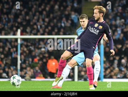 MANCHESTER, INGHILTERRA - 1 NOVEMBRE 2016: L'Ivan Rakitic di Barcellona è stato raffigurato in azione durante la partita UEFA Champions League Group C tra Manchester City e il FC Barcelona al City of Manchester Stadium. Copyright: Cosmin Iftode/Picstaff Foto Stock