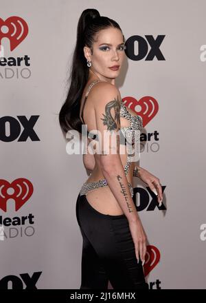 2022 IHEARTRADIO MUSIC AWARDS: Halsey al 2021 "iHeartRadio Music Awards" in diretta dal Shrine Auditorium di Los Angeles, martedì 22 marzo (8:00-10:00 ET Live/PT tape-differed) su FOX. CR: Scott Kirkland/PictureGroup/Sipa USA per FOX. © 2022 FOX MEDIA, LLC. Credit: Sipa USA/Alamy Live News Foto Stock