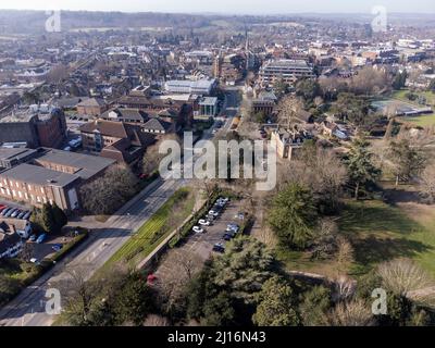 Vista aerea di Horsham. Horsham è una storica città di mercato nel Sussex occidentale che offre molto ai visitatori e ai locali. Foto Stock