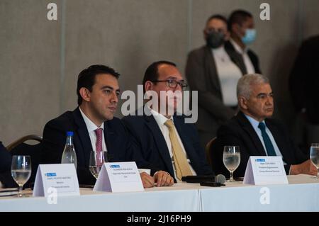 Il cancelliere nazionale della Colombia Alexander Vega durante una riunione di garanzie elettorali in cui il cancelliere nazionale Alexander Vega ha optato per non fare un nuovo el Foto Stock