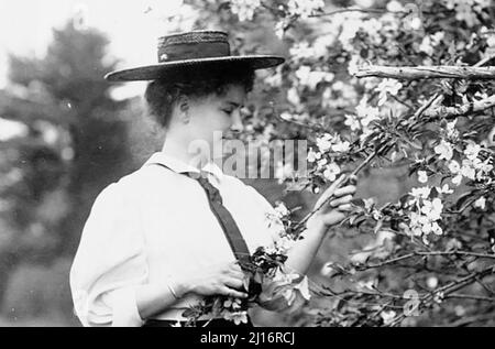 HELEN KELLER (1880-1968) autore e attivista politico americano circa 1905 Foto Stock