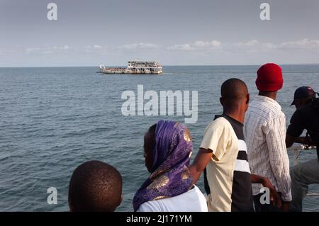 Da Freetown al traghetto per il lungi. Sierra Leone. Foto Stock